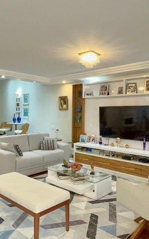 Casa de condomínio à venda com 450m², 3 quartos e 6 vagas Casa de condomínio à venda com 450m², 3 quartos e 6 vagasSala