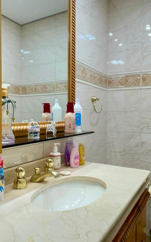 Casa de condomínio à venda com 450m², 3 quartos e 6 vagas Casa de condomínio à venda com 450m², 3 quartos e 6 vagasBanheiro da Suíte 1