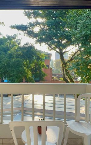 Casa de condomínio à venda com 450m², 3 quartos e 6 vagas Casa de condomínio à venda com 450m², 3 quartos e 6 vagasVaranda da Suite 2