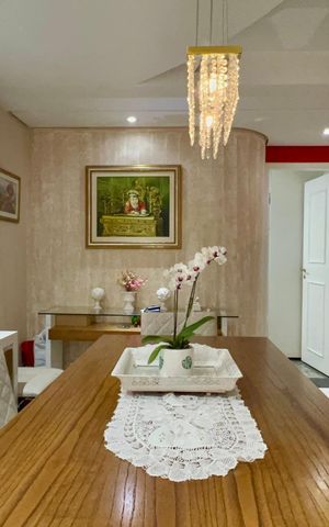 Casa de condomínio à venda com 450m², 3 quartos e 6 vagas Casa de condomínio à venda com 450m², 3 quartos e 6 vagasSala de Jantar