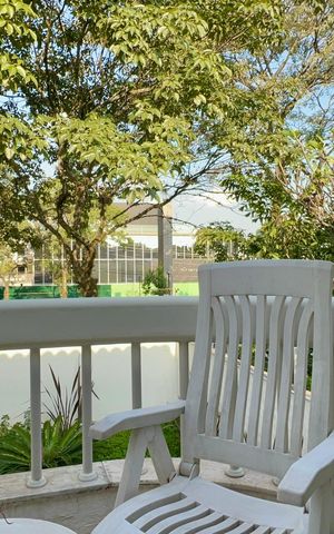 Casa de condomínio à venda com 450m², 3 quartos e 6 vagas Casa de condomínio à venda com 450m², 3 quartos e 6 vagasVaranda da Suite 3