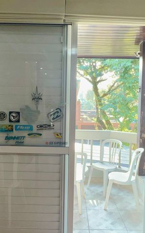 Casa de condomínio à venda com 450m², 3 quartos e 6 vagas Casa de condomínio à venda com 450m², 3 quartos e 6 vagasVaranda da Suite 2