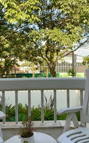 Casa de condomínio à venda com 450m², 3 quartos e 6 vagas Casa de condomínio à venda com 450m², 3 quartos e 6 vagasVaranda da Suite 3