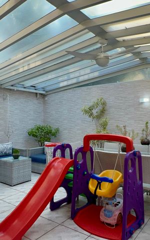 Casa de condomínio à venda com 450m², 3 quartos e 6 vagas Casa de condomínio à venda com 450m², 3 quartos e 6 vagasÁrea comum