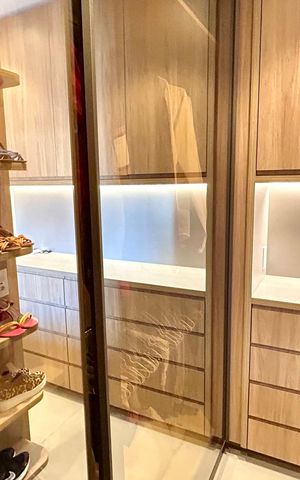 Apartamento à venda com 94m², 2 quartos e 2 vagas Apartamento à venda com 94m², 2 quartos e 2 vagasCloset da suíte 1