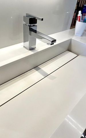 Apartamento à venda com 94m², 2 quartos e 2 vagas Apartamento à venda com 94m², 2 quartos e 2 vagasBanheiro da Suíte 1