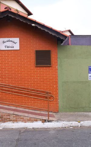 Apartamento para alugar com 80m², 2 quartos e 1 vagaPlaca instalada na fachada do condomínio - Código da placa: WPSU-145 