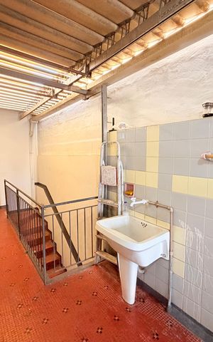 Casa à venda com 300m², 4 quartos e 6 vagasÁrea de Serviço