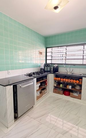Casa à venda com 300m², 4 quartos e 6 vagasCozinha