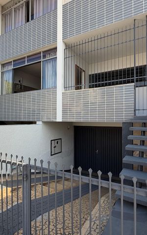 Casa à venda com 300m², 4 quartos e 6 vagasFachada