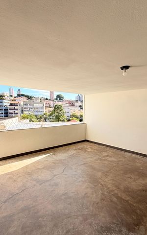 Casa à venda com 300m², 4 quartos e 6 vagasQuintal