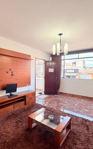 Casa à venda com 300m², 4 quartos e 6 vagasSala