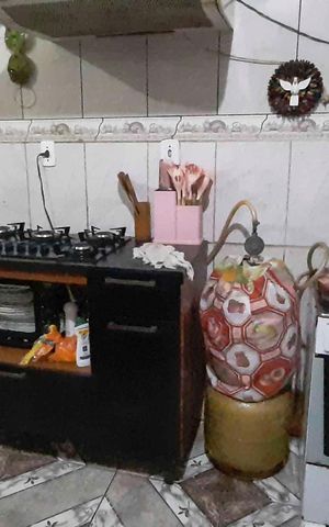 Casa à venda com 60m², 4 quartos e sem vaga