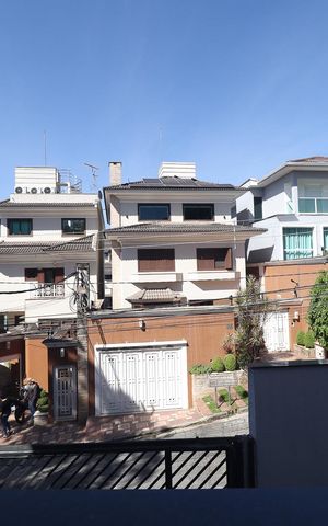 Casa de condomínio à venda com 500m², 3 quartos e 5 vagas Casa de condomínio à venda com 500m², 3 quartos e 5 vagasVista