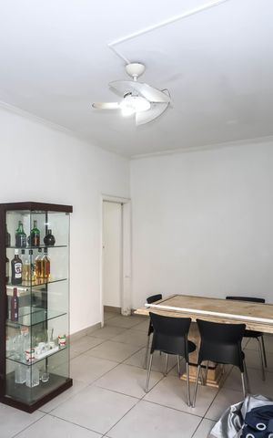 Apartamento à venda com 100m², 2 quartos e sem vagaSala
