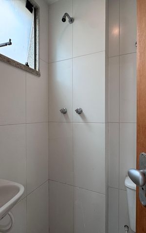 Apartamento à venda com 82m², 3 quartos e 2 vagas Apartamento à venda com 82m², 3 quartos e 2 vagasCozinha e Área de Serviço - Banheiro