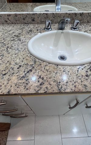 Apartamento à venda com 82m², 3 quartos e 2 vagas Apartamento à venda com 82m², 3 quartos e 2 vagasSuíte - Banheiro