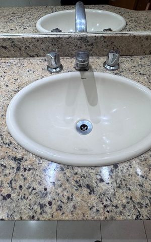 Apartamento à venda com 82m², 3 quartos e 2 vagas Apartamento à venda com 82m², 3 quartos e 2 vagasBanheiro Social