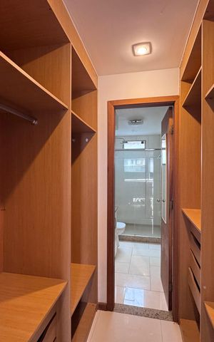 Apartamento à venda com 82m², 3 quartos e 2 vagas Apartamento à venda com 82m², 3 quartos e 2 vagasSuíte - Closet