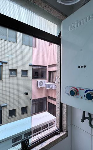 Apartamento à venda com 82m², 3 quartos e 2 vagas Apartamento à venda com 82m², 3 quartos e 2 vagasCozinha e Área de Serviço