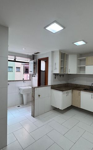 Apartamento à venda com 82m², 3 quartos e 2 vagas Apartamento à venda com 82m², 3 quartos e 2 vagasCozinha e Área de Serviço