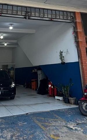 Casa à venda com 240m², 3 quartos e 2 vagasFachada 