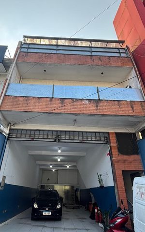 Casa à venda com 240m², 3 quartos e 2 vagasFachada 