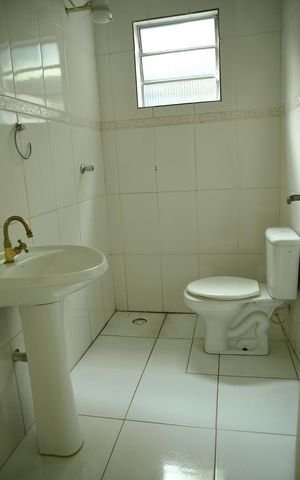 Casa à venda com 240m², 3 quartos e 2 vagasBanheiro Área de convivência