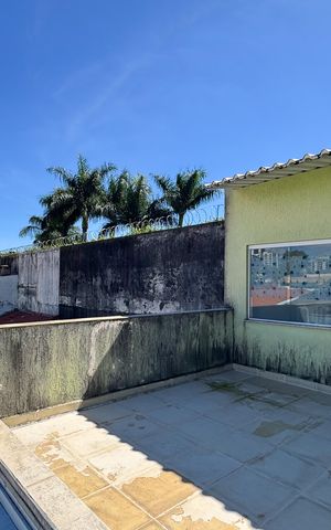 Casa à venda com 284m², 2 quartos e 2 vagas Casa à venda com 284m², 2 quartos e 2 vagasVaranda