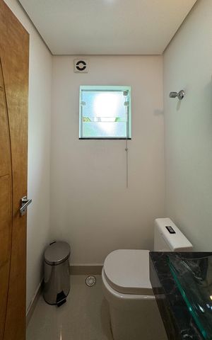 Casa à venda com 284m², 2 quartos e 2 vagas Casa à venda com 284m², 2 quartos e 2 vagasLavabo 1