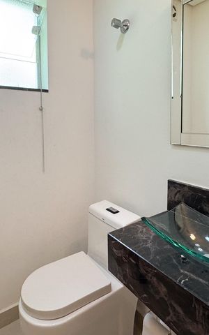 Casa à venda com 284m², 2 quartos e 2 vagas Casa à venda com 284m², 2 quartos e 2 vagasLavabo 1