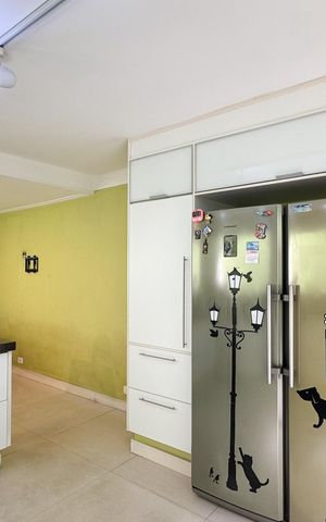 Casa à venda com 284m², 2 quartos e 2 vagas Casa à venda com 284m², 2 quartos e 2 vagasCozinha