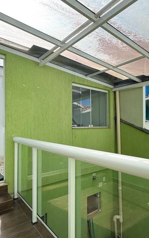 Casa à venda com 284m², 2 quartos e 2 vagas Casa à venda com 284m², 2 quartos e 2 vagasVaranda