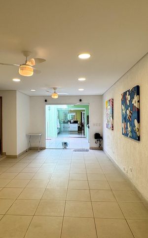 Casa à venda com 284m², 2 quartos e 2 vagas Casa à venda com 284m², 2 quartos e 2 vagasÁrea de Serviço 1