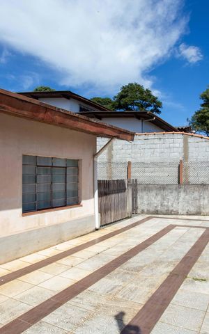 Casa à venda com 660m², 5 quartos e 8 vagasVaranda