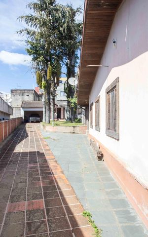 Casa à venda com 660m², 5 quartos e 8 vagasQuintal