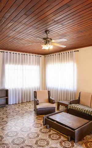Casa à venda com 660m², 5 quartos e 8 vagasSala de TV