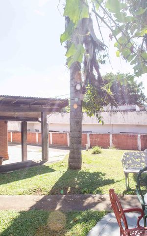 Casa à venda com 660m², 5 quartos e 8 vagasQuintal