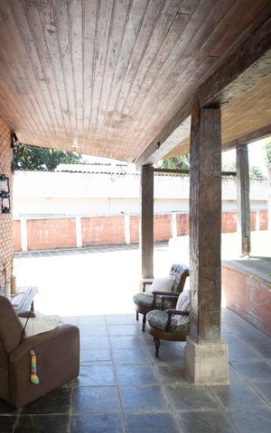 Casa à venda com 660m², 5 quartos e 8 vagasVaranda