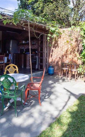 Casa à venda com 660m², 5 quartos e 8 vagasQuintal