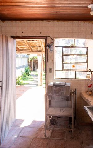 Casa à venda com 660m², 5 quartos e 8 vagasÁrea de Serviço