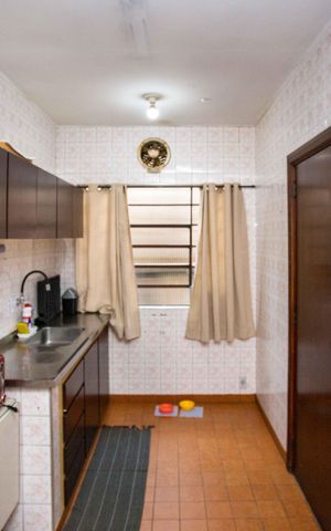 Casa à venda com 660m², 5 quartos e 8 vagasCozinha