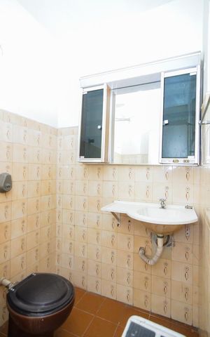 Casa à venda com 178m², 3 quartos e 2 vagasÁrea de Serviço - Banheiro de Serviço 
