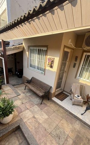 Casa à venda com 130m², 2 quartos e 1 vaga Casa à venda com 130m², 2 quartos e 1 vagaÁrea externa