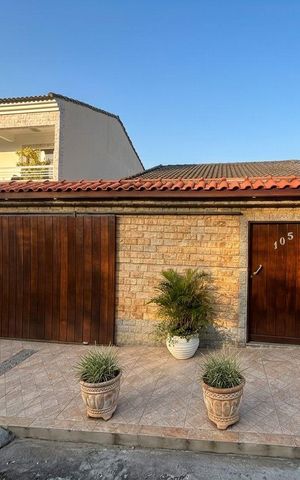 Casa à venda com 130m², 2 quartos e 1 vaga Casa à venda com 130m², 2 quartos e 1 vagaFachada