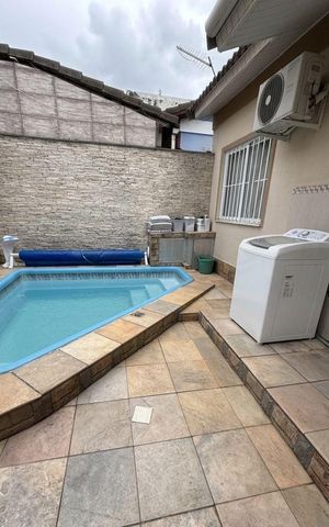 Casa à venda com 130m², 2 quartos e 1 vaga Casa à venda com 130m², 2 quartos e 1 vagaÁrea externa
