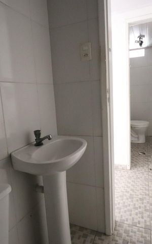 Casa à venda com 221m², 6 quartos e 1 vagaBanheiro de serviço 2