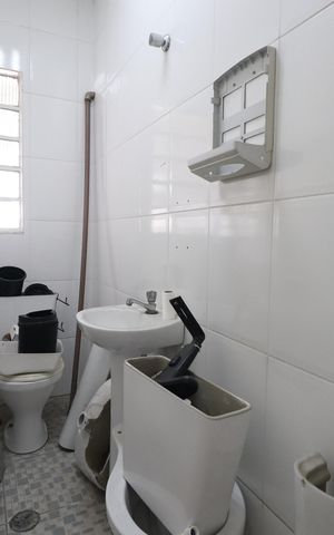 Casa à venda com 221m², 6 quartos e 1 vagaBanheiro Social