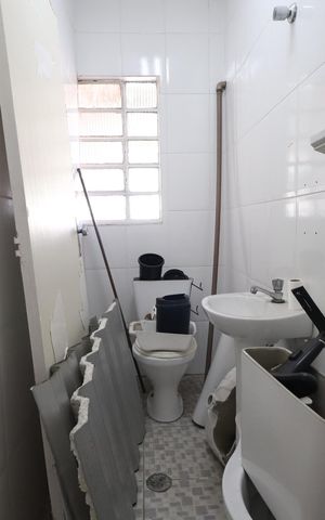 Casa à venda com 221m², 6 quartos e 1 vagaBanheiro Social