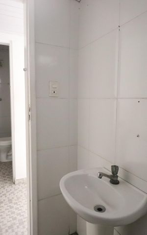 Casa à venda com 221m², 6 quartos e 1 vagaBanheiro de serviço 1